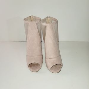 Women's high heels, size 8 and 6, blush color zip